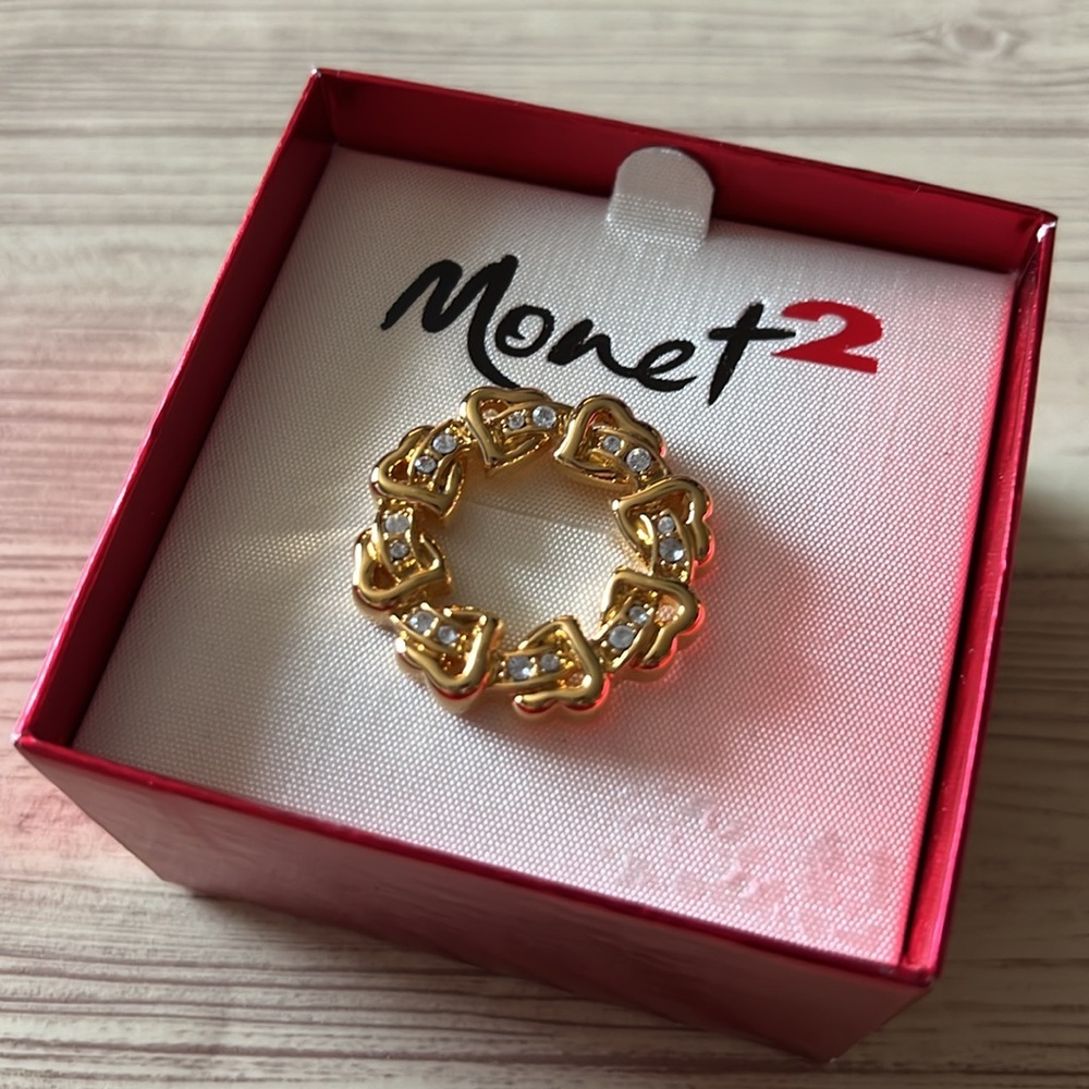 Monet 2 Circle of Hearts Gold-tone Brooch/ Pin NEW IN BOX (SB4)
